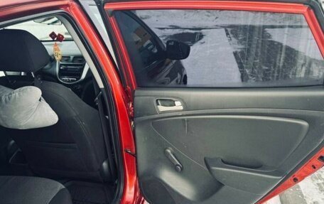 Hyundai Solaris II рестайлинг, 2011 год, 800 000 рублей, 16 фотография