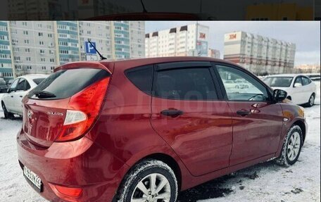 Hyundai Solaris II рестайлинг, 2011 год, 800 000 рублей, 20 фотография