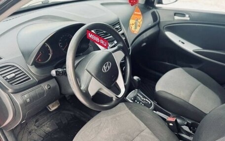 Hyundai Solaris II рестайлинг, 2011 год, 800 000 рублей, 18 фотография