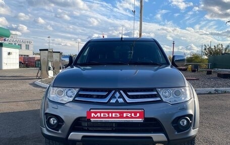 Mitsubishi L200 IV рестайлинг, 2013 год, 1 990 000 рублей, 5 фотография
