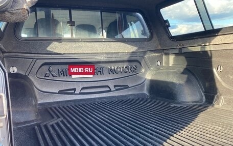 Mitsubishi L200 IV рестайлинг, 2013 год, 1 990 000 рублей, 7 фотография