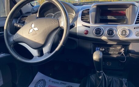 Mitsubishi L200 IV рестайлинг, 2013 год, 1 990 000 рублей, 13 фотография