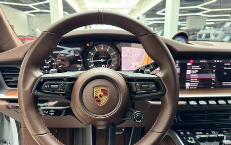 Porsche 911, 2021 год, 20 000 000 рублей, 32 фотография
