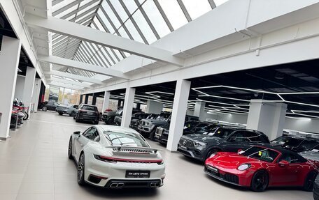 Porsche 911, 2021 год, 20 000 000 рублей, 38 фотография