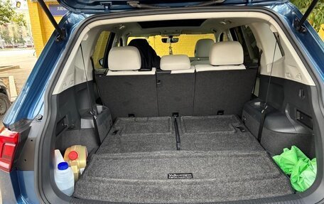 Volkswagen Tiguan II, 2020 год, 2 600 000 рублей, 4 фотография