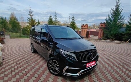 Mercedes-Benz V-Класс, 2017 год, 4 000 000 рублей, 1 фотография