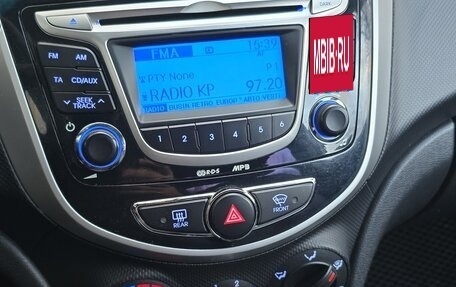 Hyundai Solaris II рестайлинг, 2011 год, 630 000 рублей, 3 фотография