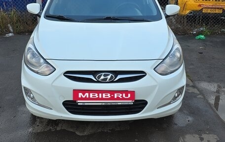 Hyundai Solaris II рестайлинг, 2011 год, 630 000 рублей, 7 фотография