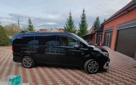 Mercedes-Benz V-Класс, 2017 год, 4 000 000 рублей, 3 фотография