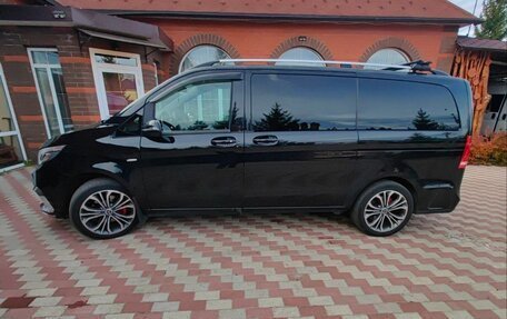 Mercedes-Benz V-Класс, 2017 год, 4 000 000 рублей, 4 фотография