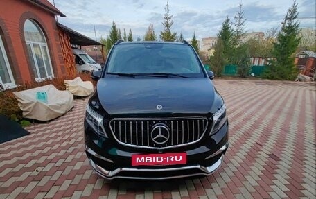 Mercedes-Benz V-Класс, 2017 год, 4 000 000 рублей, 2 фотография