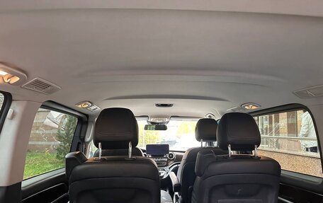 Mercedes-Benz V-Класс, 2017 год, 4 000 000 рублей, 25 фотография