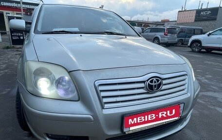Toyota Avensis III рестайлинг, 2005 год, 680 000 рублей, 5 фотография