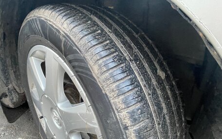 Toyota Avensis III рестайлинг, 2005 год, 680 000 рублей, 16 фотография