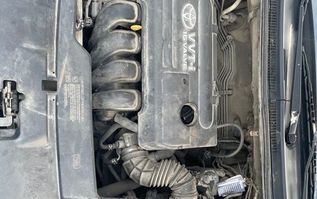 Toyota Avensis III рестайлинг, 2005 год, 680 000 рублей, 23 фотография