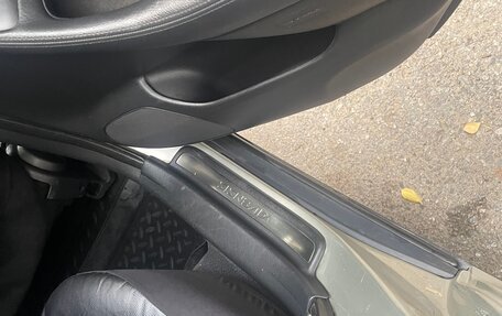 Toyota Avensis III рестайлинг, 2005 год, 680 000 рублей, 26 фотография