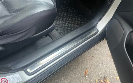 Toyota Avensis III рестайлинг, 2005 год, 680 000 рублей, 28 фотография