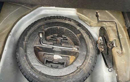 Toyota Avensis III рестайлинг, 2005 год, 680 000 рублей, 22 фотография