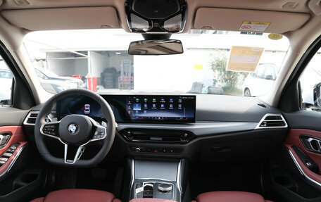 BMW 3 серия, 2025 год, 3 925 000 рублей, 9 фотография