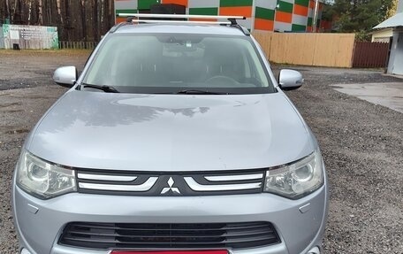 Mitsubishi Outlander III рестайлинг 3, 2012 год, 1 250 000 рублей, 1 фотография
