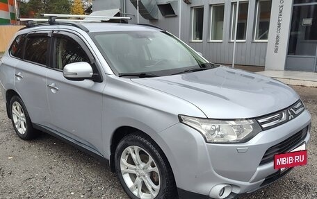 Mitsubishi Outlander III рестайлинг 3, 2012 год, 1 250 000 рублей, 2 фотография
