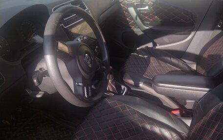 Volkswagen Polo VI (EU Market), 2010 год, 680 000 рублей, 4 фотография