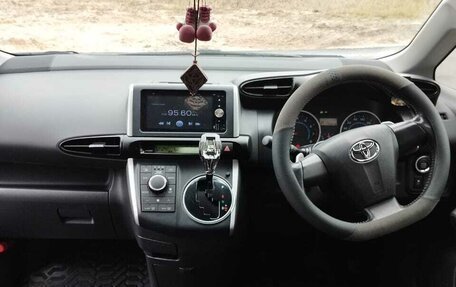 Toyota Wish II, 2009 год, 1 380 000 рублей, 9 фотография