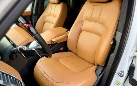 Land Rover Range Rover IV рестайлинг, 2018 год, 33 фотография