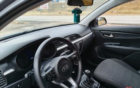 KIA Rio IV, 2018 год, 1 340 000 рублей, 10 фотография