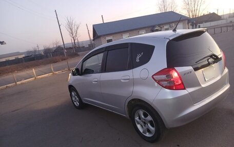 Honda Fit III, 2010 год, 600 000 рублей, 5 фотография