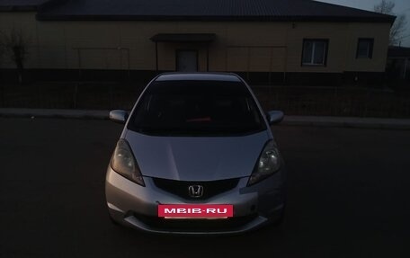Honda Fit III, 2010 год, 600 000 рублей, 4 фотография