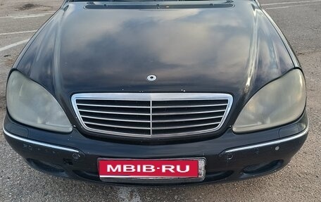 Mercedes-Benz S-Класс, 2002 год, 600 000 рублей, 1 фотография