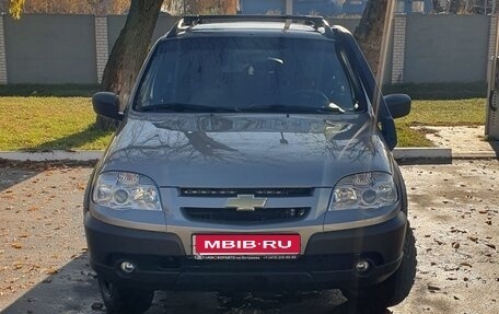 Chevrolet Niva I рестайлинг, 2018 год, 850 000 рублей, 1 фотография