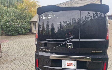 Honda Stepwgn IV, 2016 год, 1 890 000 рублей, 2 фотография