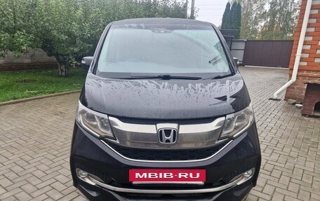 Honda Stepwgn IV, 2016 год, 1 890 000 рублей, 3 фотография