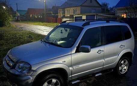 Chevrolet Niva I рестайлинг, 2011 год, 580 000 рублей, 4 фотография