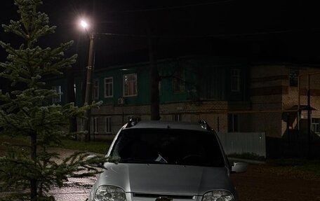 Chevrolet Niva I рестайлинг, 2011 год, 580 000 рублей, 5 фотография