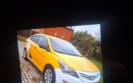 Hyundai Solaris II рестайлинг, 2016 год, 420 000 рублей, 2 фотография
