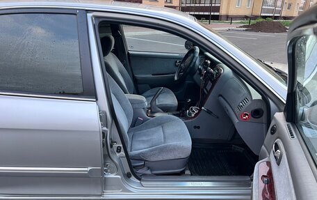 KIA Magentis I, 2004 год, 420 000 рублей, 20 фотография