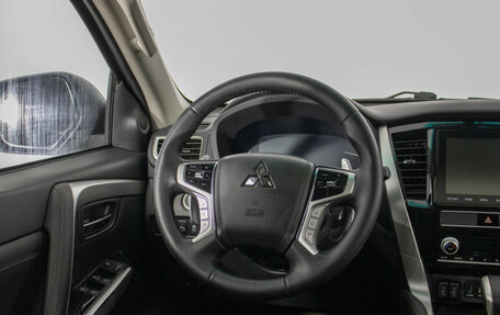 Mitsubishi Montero Sport, 2023 год, 4 740 000 рублей, 15 фотография