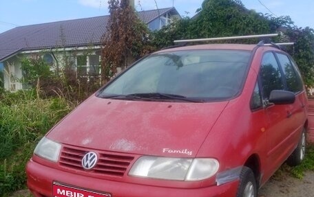 Volkswagen Sharan I рестайлинг, 1999 год, 180 000 рублей, 1 фотография