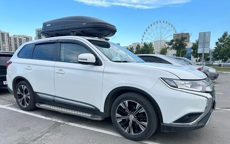 Mitsubishi Outlander III рестайлинг 3, 2019 год, 2 300 000 рублей, 1 фотография