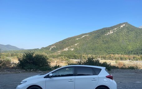 Toyota Auris II, 2014 год, 1 125 000 рублей, 7 фотография