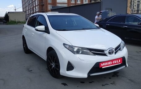 Toyota Auris II, 2014 год, 1 125 000 рублей, 9 фотография