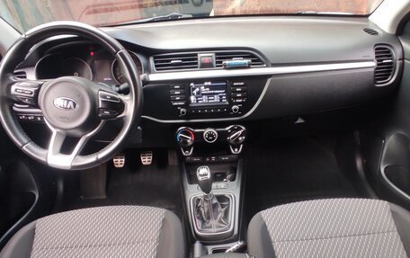 KIA Rio IV, 2018 год, 1 257 000 рублей, 6 фотография