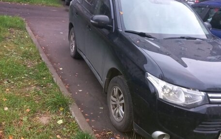 Mitsubishi Outlander III рестайлинг 3, 2012 год, 1 325 000 рублей, 2 фотография