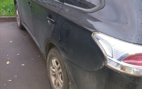 Mitsubishi Outlander III рестайлинг 3, 2012 год, 1 325 000 рублей, 4 фотография