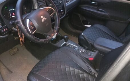 Mitsubishi Outlander III рестайлинг 3, 2012 год, 1 325 000 рублей, 6 фотография