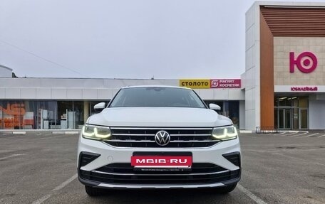 Volkswagen Tiguan II, 2021 год, 3 700 000 рублей, 2 фотография