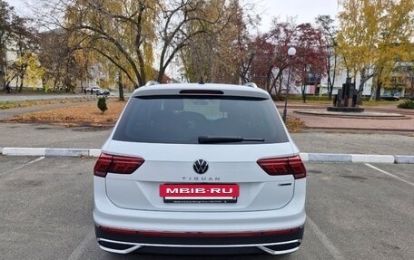 Volkswagen Tiguan II, 2021 год, 3 700 000 рублей, 6 фотография